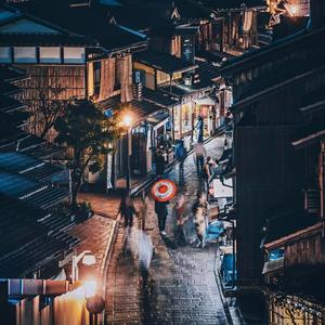 裸体比基尼美女虑待尿口
