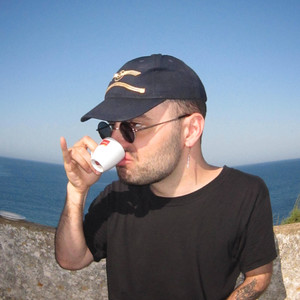 裸体比基尼美女虑待尿口
